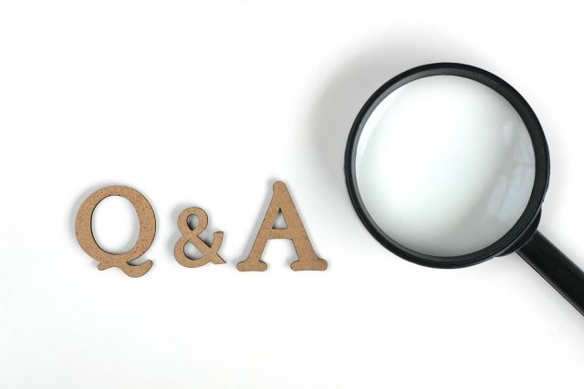虫眼鏡とQ&Aの文字
